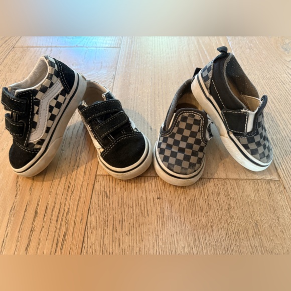 Vans checkered ,Toddler size 5 ( 2 pairs) - Picture 2 of 4